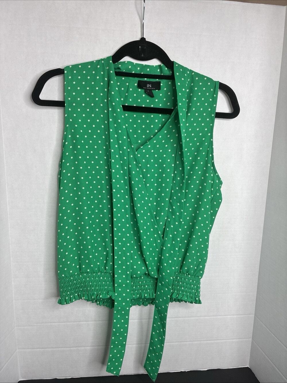 IN San Francisco Women's Green w/White Polkadot Sleeveless Top MED Feminine
